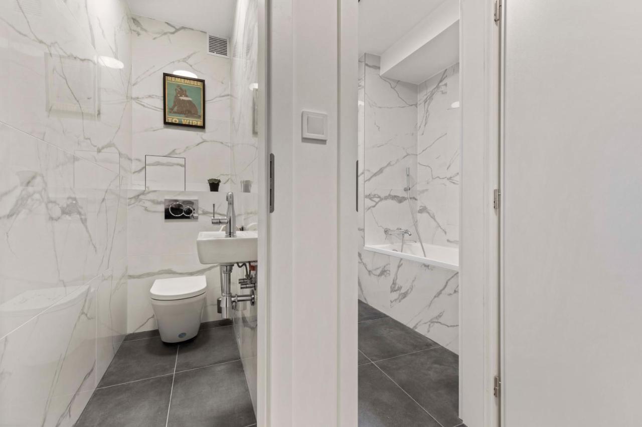 2 Bedroom Apt Steps To Nivy Station Братислава Экстерьер фото